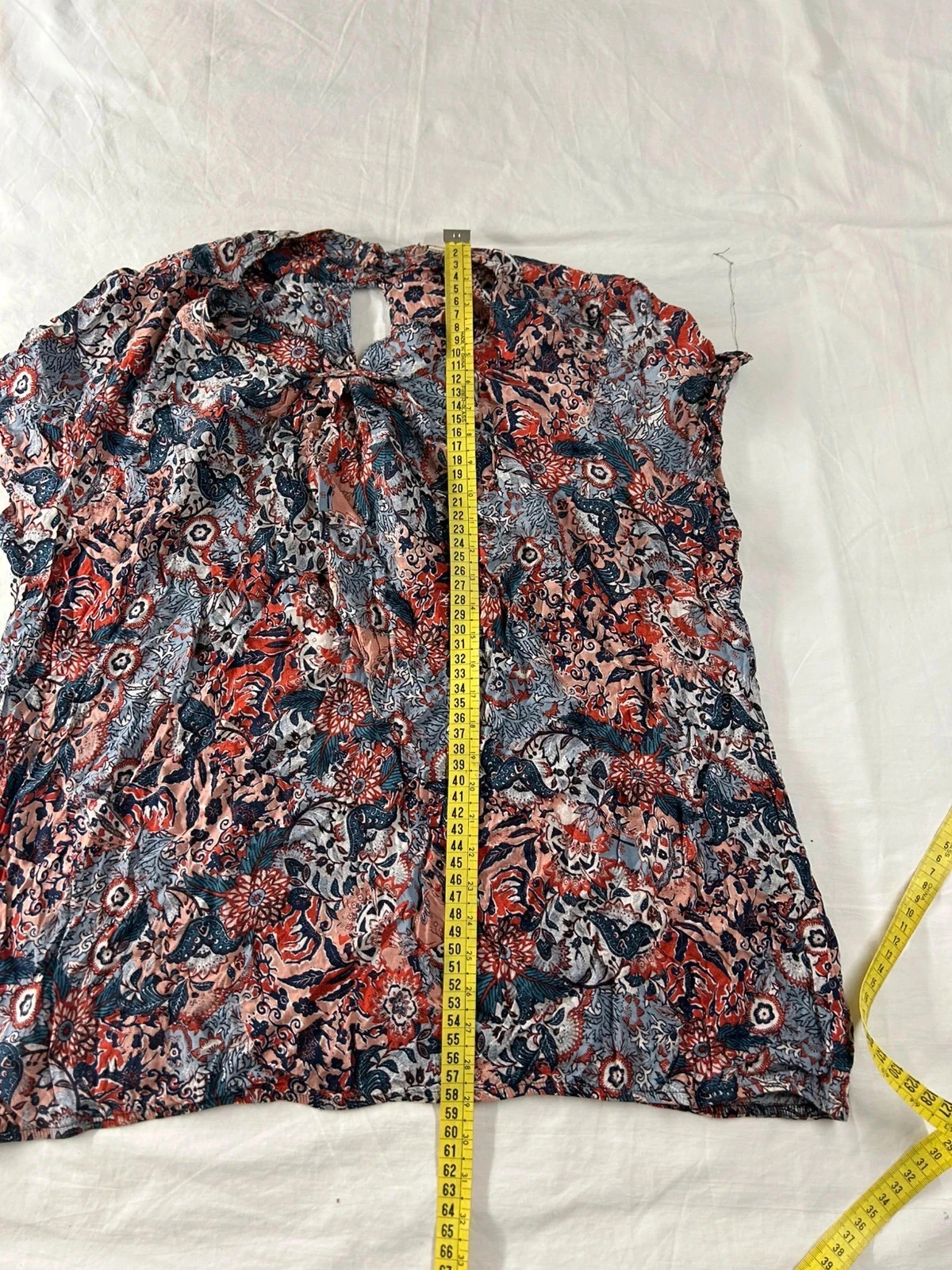 Blusa de manga corta con motivos multicolores, talla M – photo 7